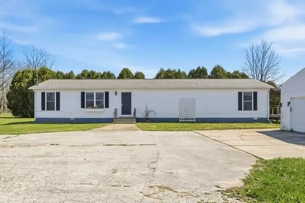 68715 66th Avenue Hartford Township MI 49098