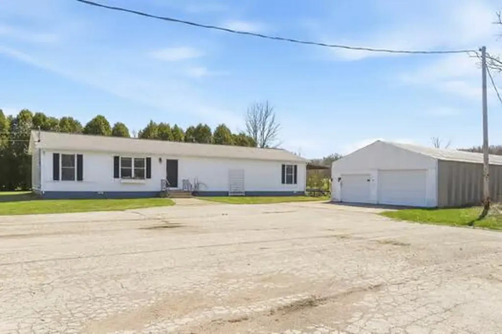68715 66th Avenue Hartford Township MI 49098