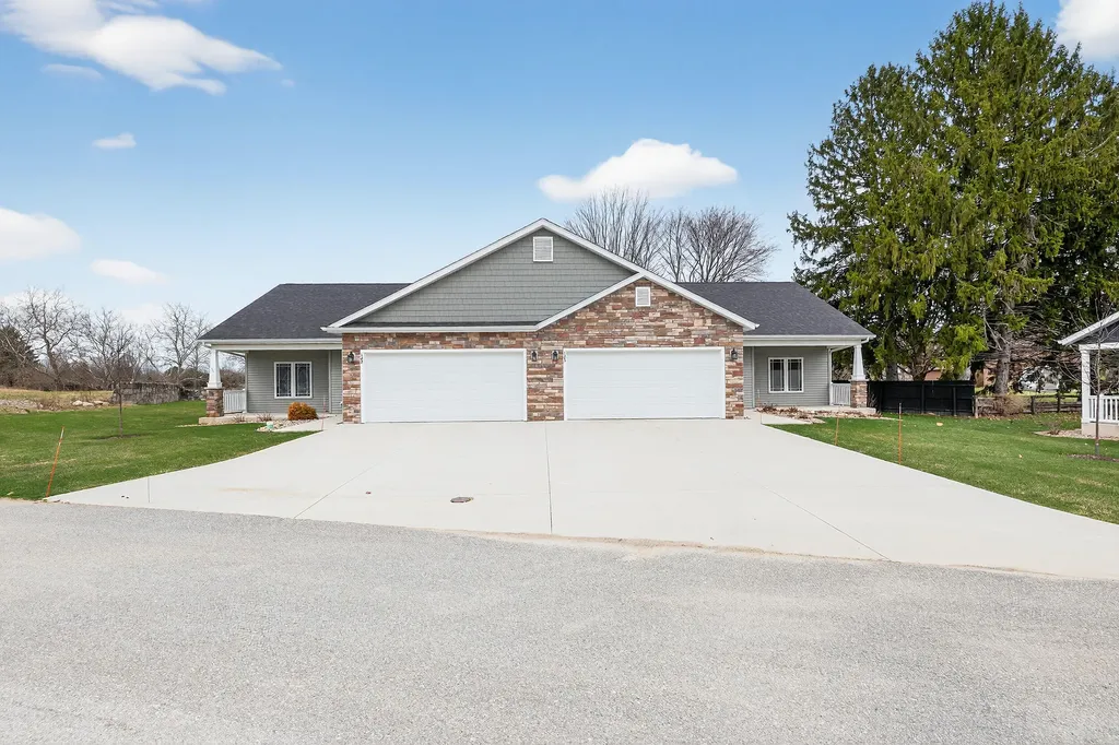 137 Lexington Pointe Drive Niles Township MI 49120