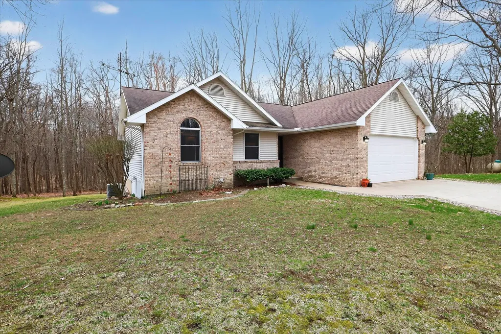 3652 Sawyer Road Weesaw Township MI 49125