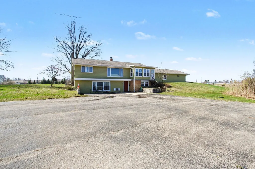 04950 Cecilia Drive South Haven Charter Township MI 49090