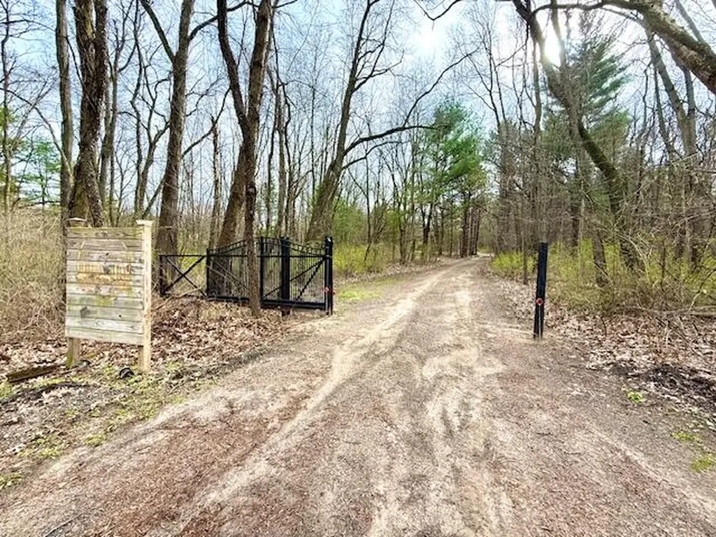 53815 Glenwood Road Wayne Township MI 49047
