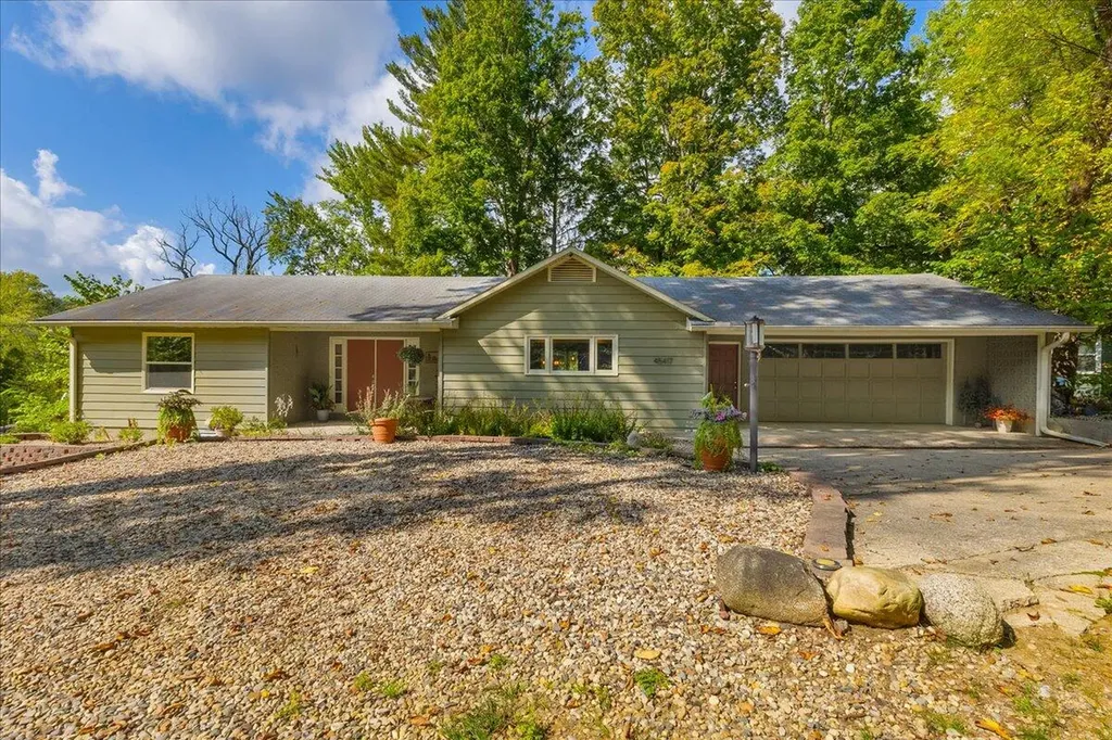 45417 15th Avenue Bloomingdale Township MI 49026