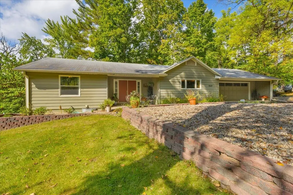 45417 15th Avenue Bloomingdale Township MI 49026