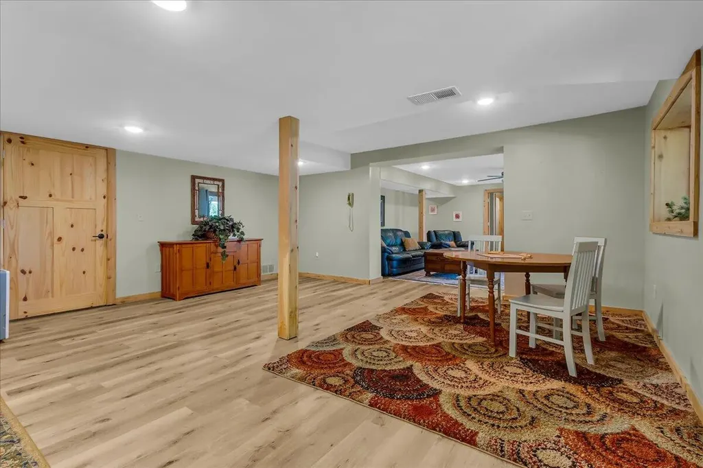 45417 15th Avenue Bloomingdale Township MI 49026