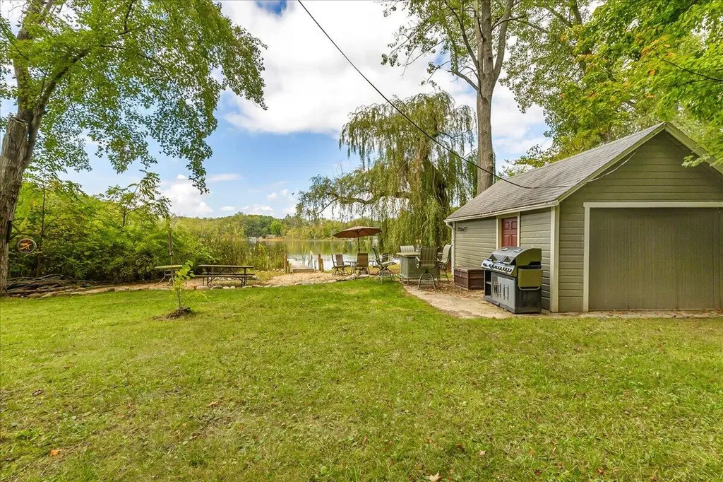 45417 15th Avenue Bloomingdale Township MI 49026