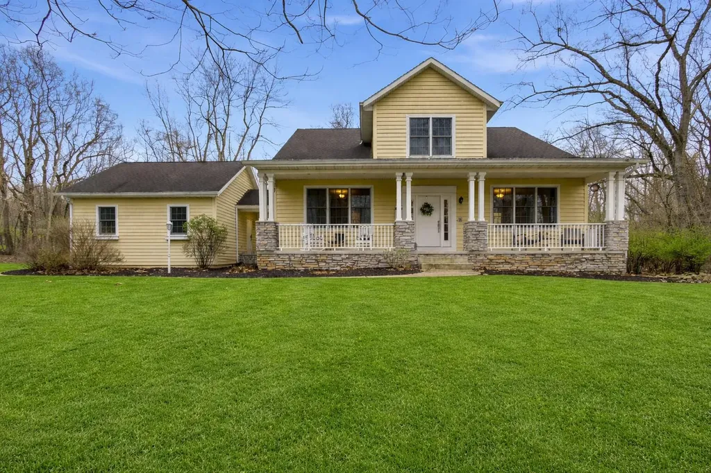 1860 High Meadow N Bertrand Township MI 49120