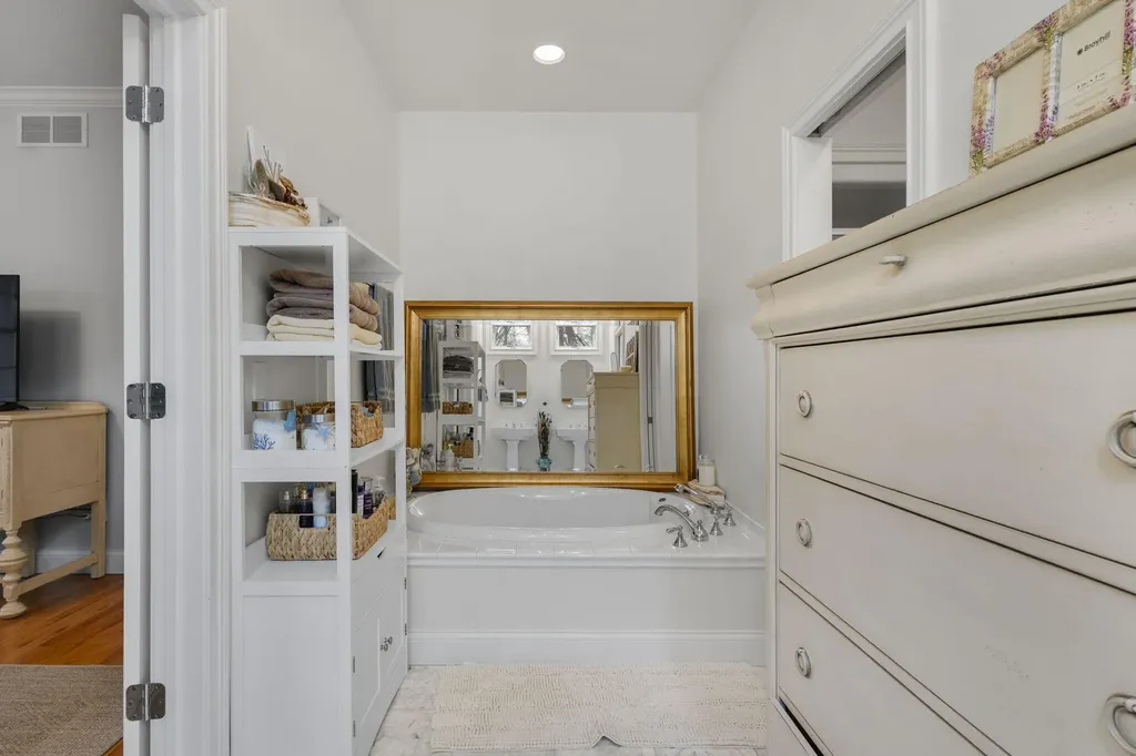 1860 High Meadow N Bertrand Township MI 49120