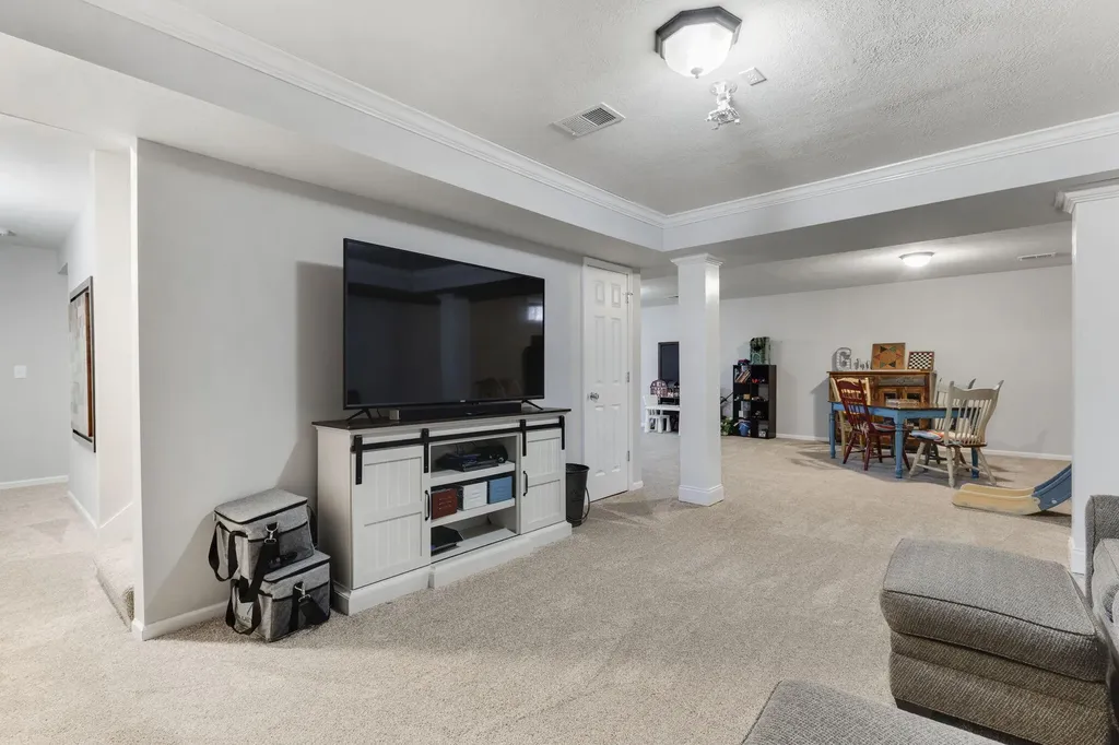 1860 High Meadow N Bertrand Township MI 49120