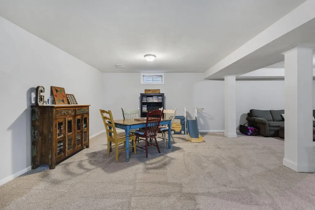 1860 High Meadow N Bertrand Township MI 49120
