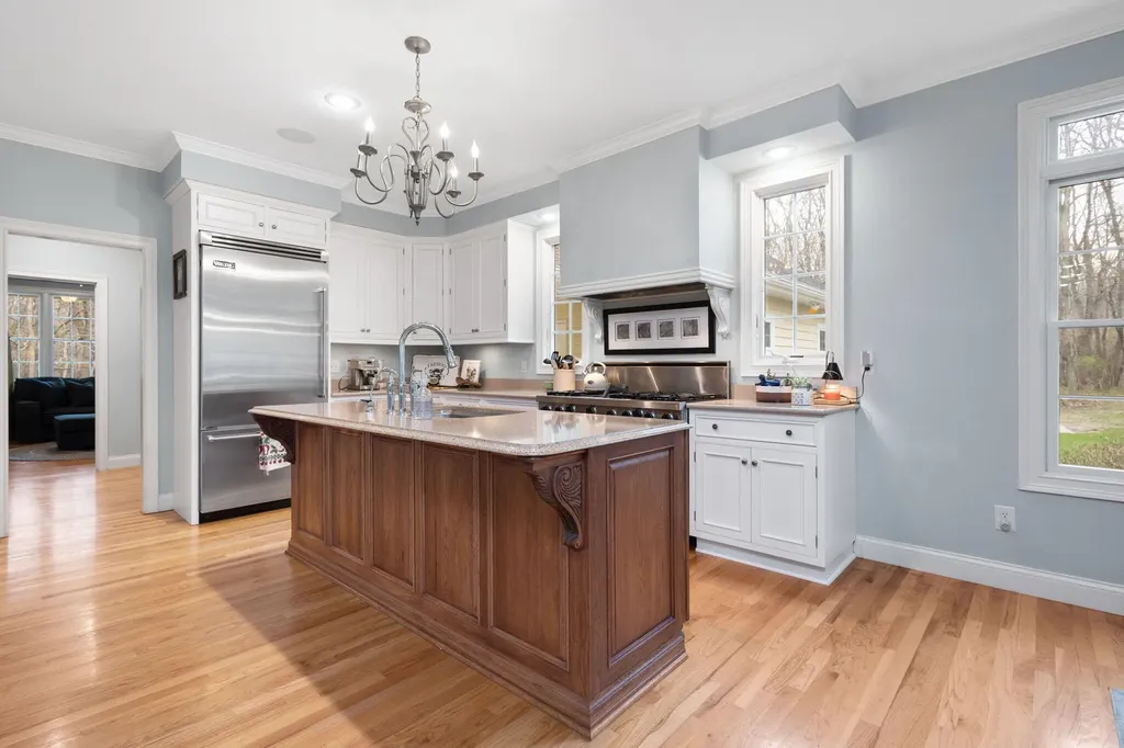 1860 High Meadow N Bertrand Township MI 49120