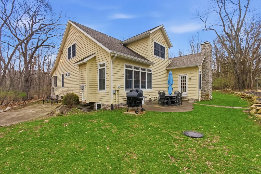 1860 High Meadow N Bertrand Township MI 49120