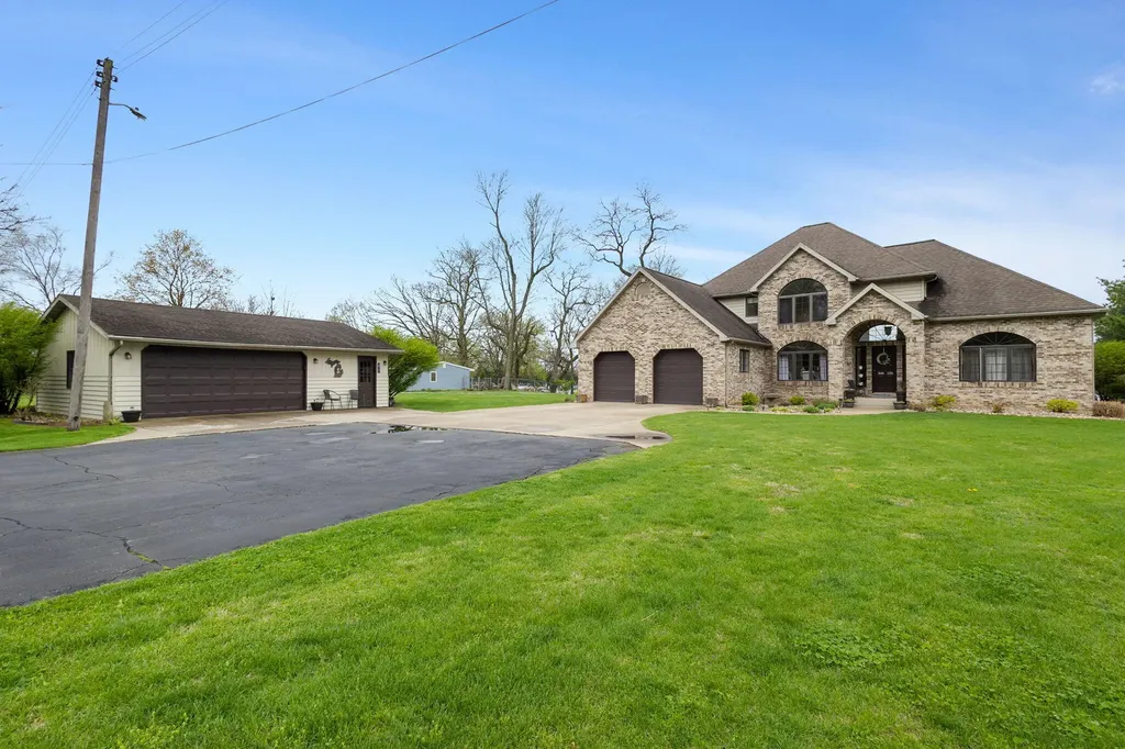 1256 Barron Lake Road Howard Township MI 49120