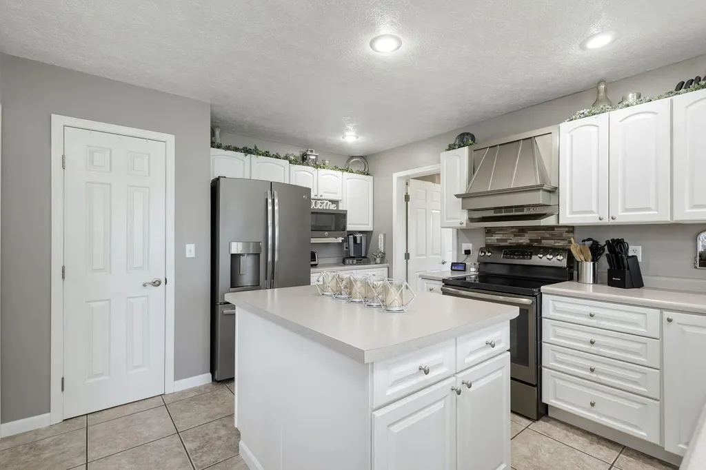 1256 Barron Lake Road Howard Township MI 49120