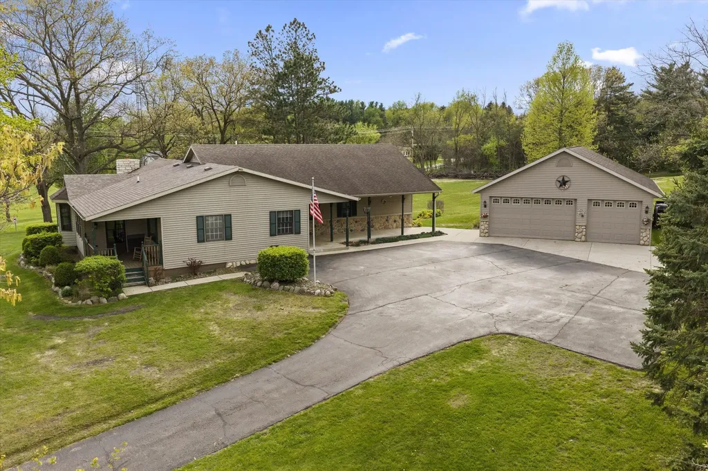 28684 M 60 Howard Township MI 49031
