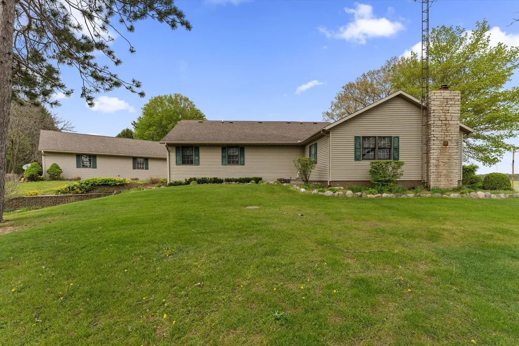 28684 M 60 Howard Township MI 49031