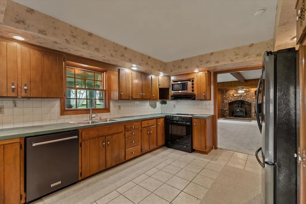 28684 M 60 Howard Township MI 49031