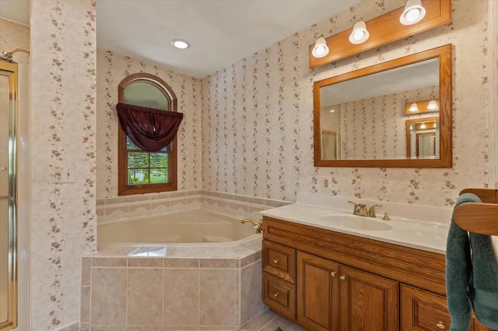 28684 M 60 Howard Township MI 49031
