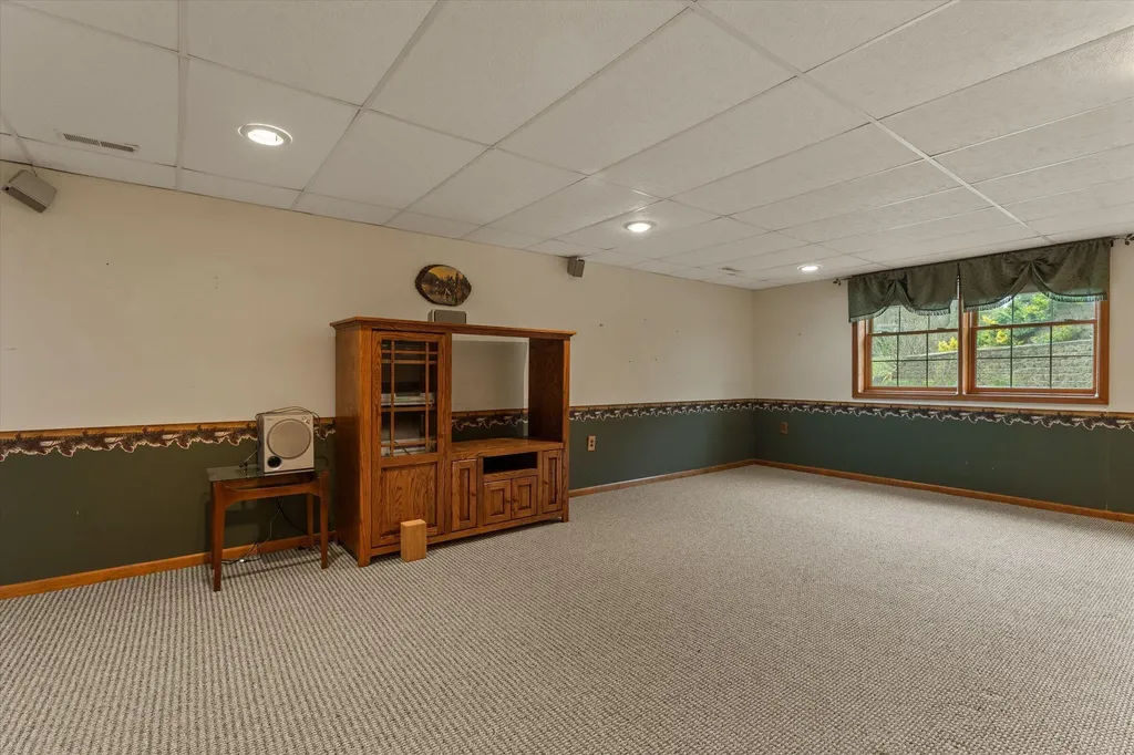 28684 M 60 Howard Township MI 49031