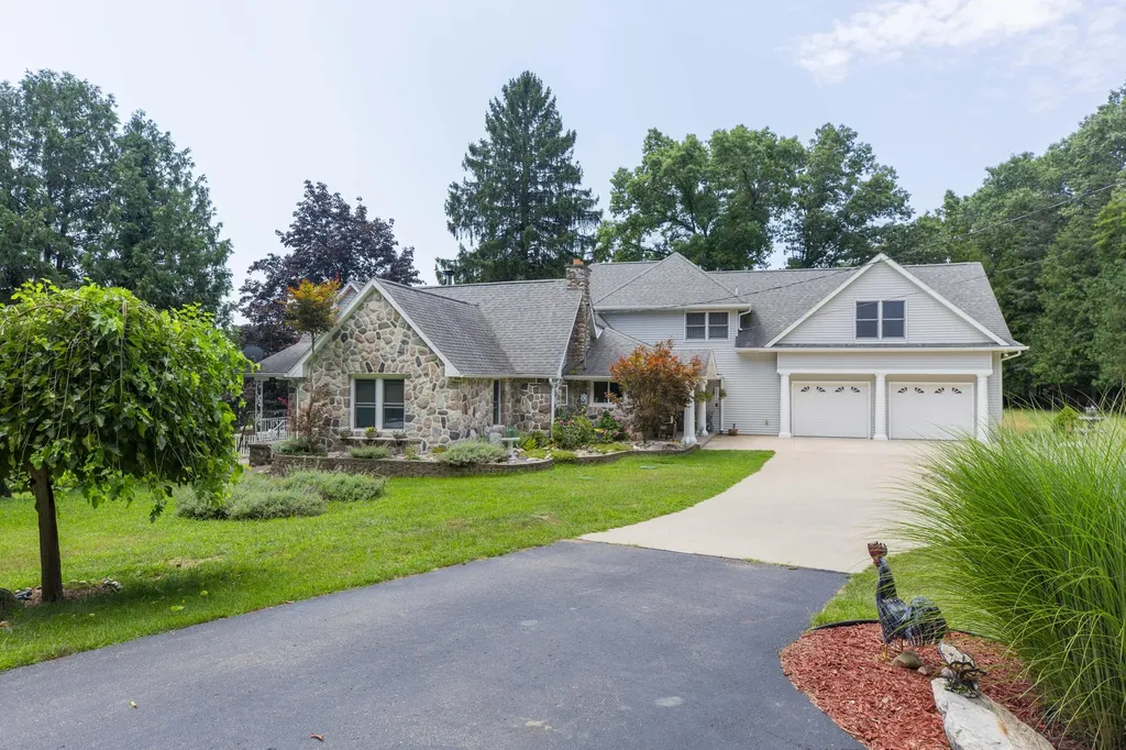15797 Hillside Drive Newberg Township MI 49095