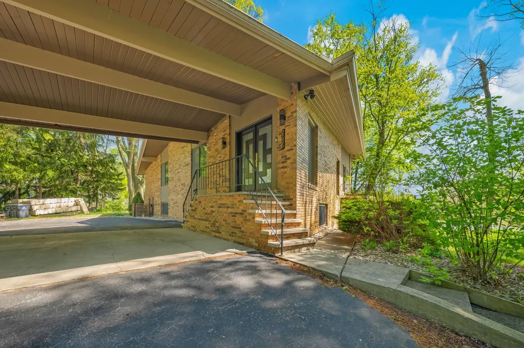 2135 Derfla Drive Royalton Township MI 49085