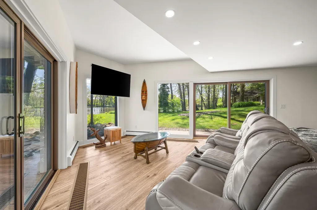 2135 Derfla Drive Royalton Township MI 49085
