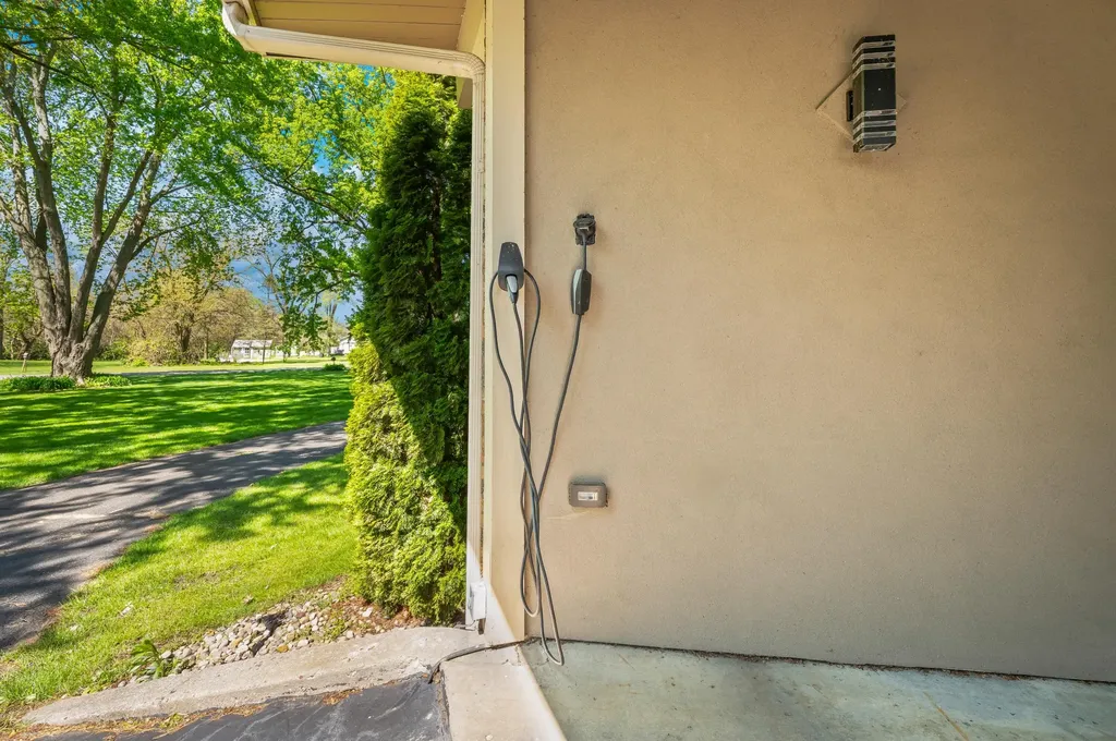 2135 Derfla Drive Royalton Township MI 49085