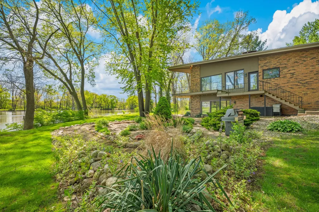2135 Derfla Drive Royalton Township MI 49085