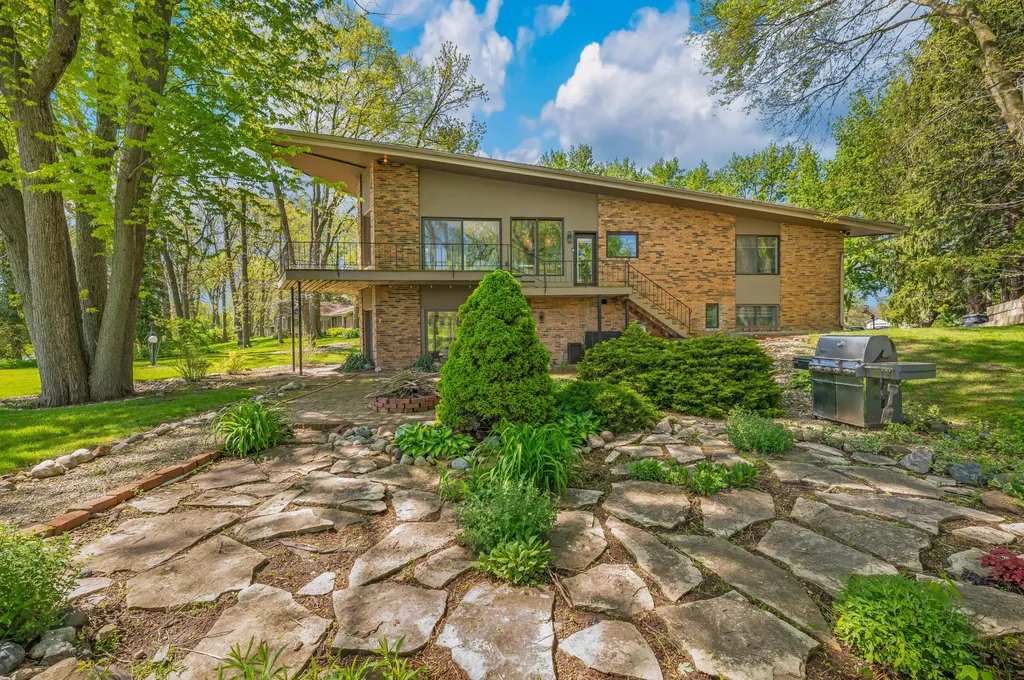 2135 Derfla Drive Royalton Township MI 49085