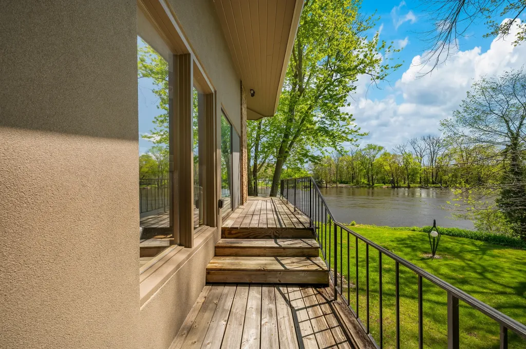 2135 Derfla Drive Royalton Township MI 49085