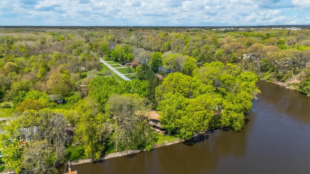 2135 Derfla Drive Royalton Township MI 49085