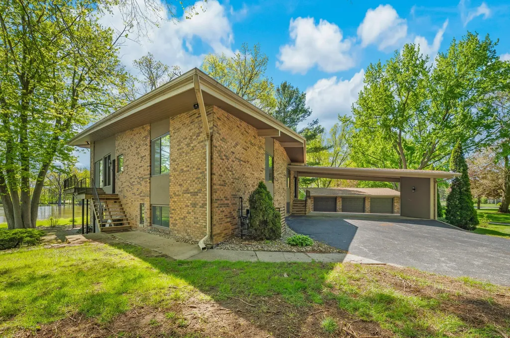 2135 Derfla Drive Royalton Township MI 49085