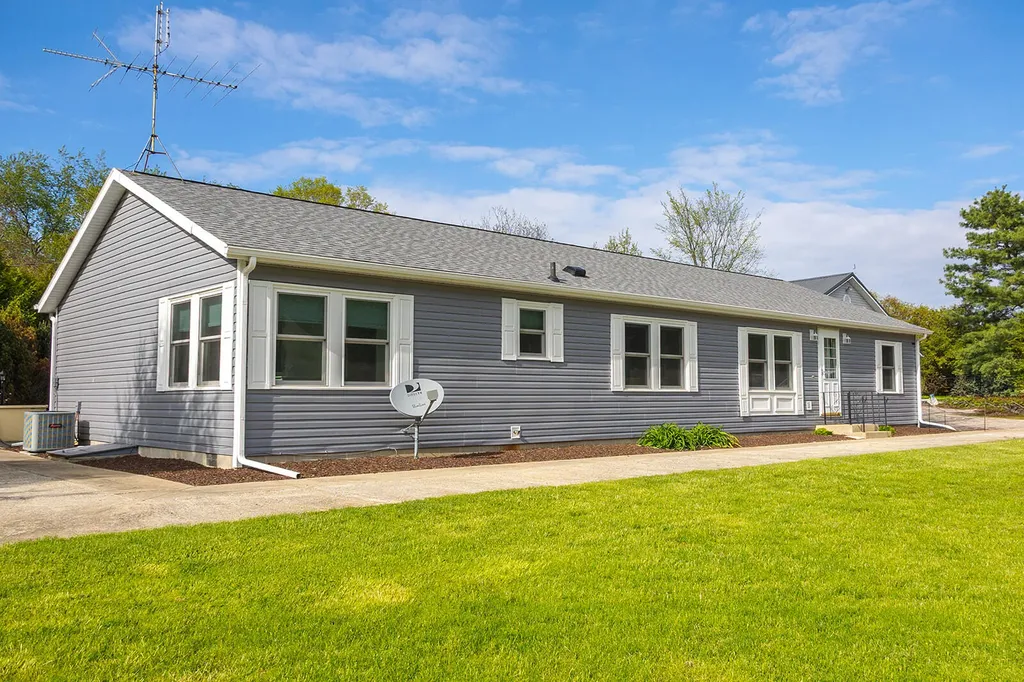 5251 Spring Creek Road Three Oaks Township MI 49128