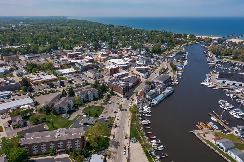 516 Williams Street South Haven City MI 49090