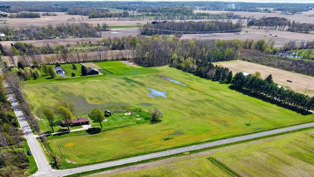 3262 W Wagner Road Weesaw Township MI 49107