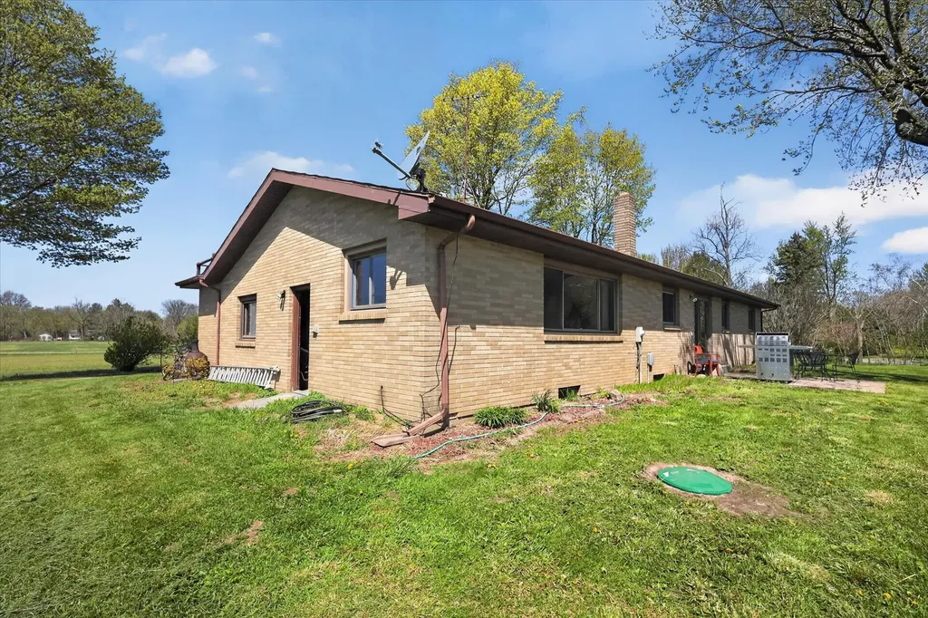 3262 W Wagner Road Weesaw Township MI 49107