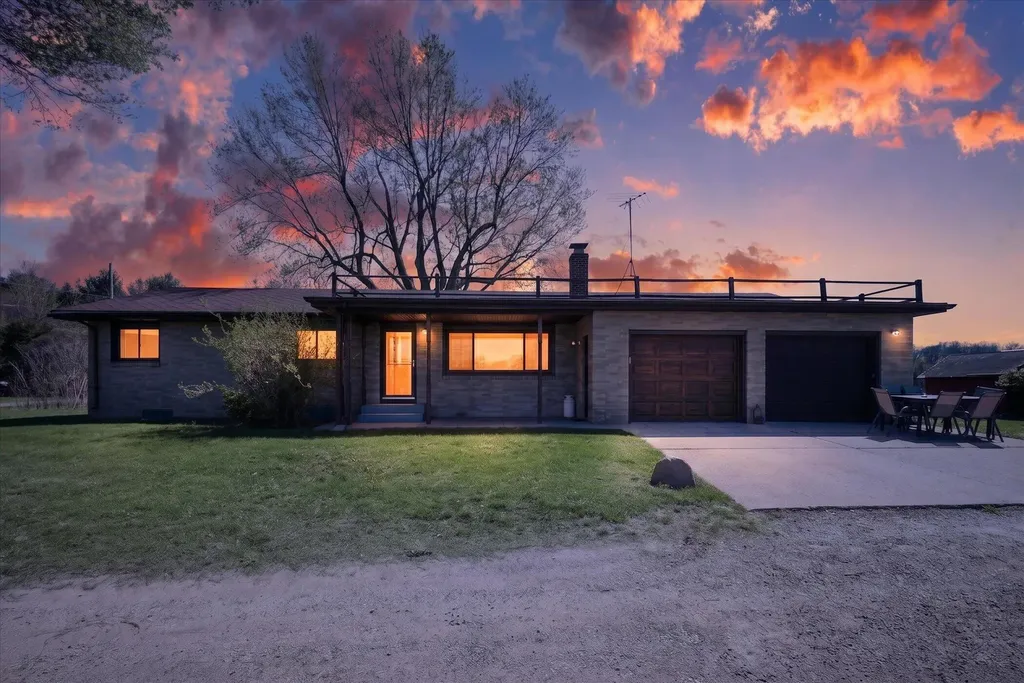 3262 W Wagner Road Weesaw Township MI 49107