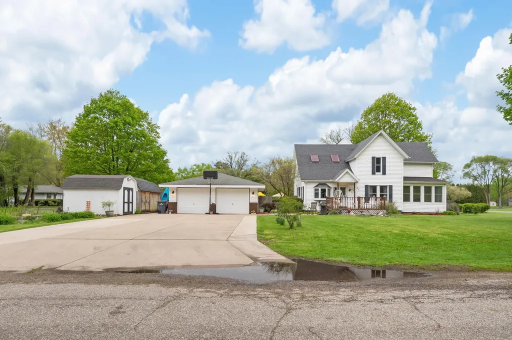 5232 Washington Avenue Lincoln Charter Township MI 49085