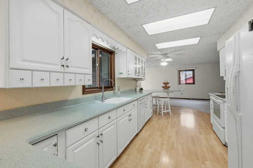 2552 Ridgewood Trail Oronoko Charter Township MI 49103