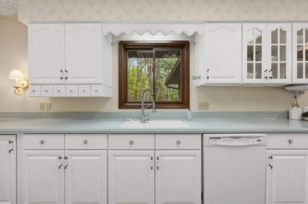 2552 Ridgewood Trail Oronoko Charter Township MI 49103