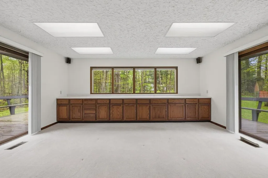 2552 Ridgewood Trail Oronoko Charter Township MI 49103