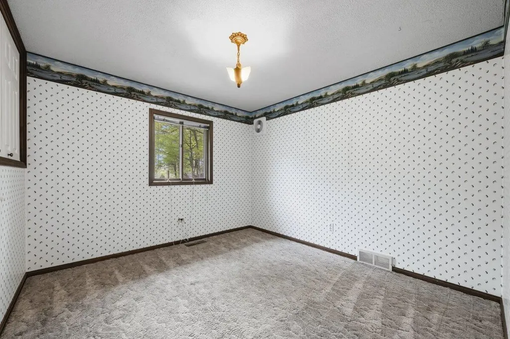 2552 Ridgewood Trail Oronoko Charter Township MI 49103