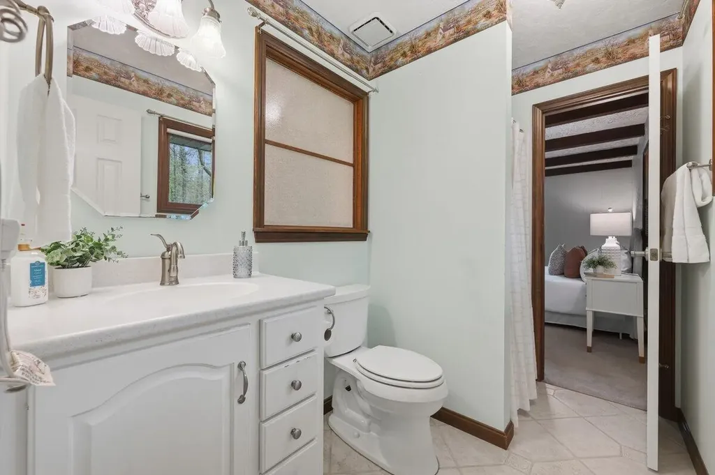 2552 Ridgewood Trail Oronoko Charter Township MI 49103