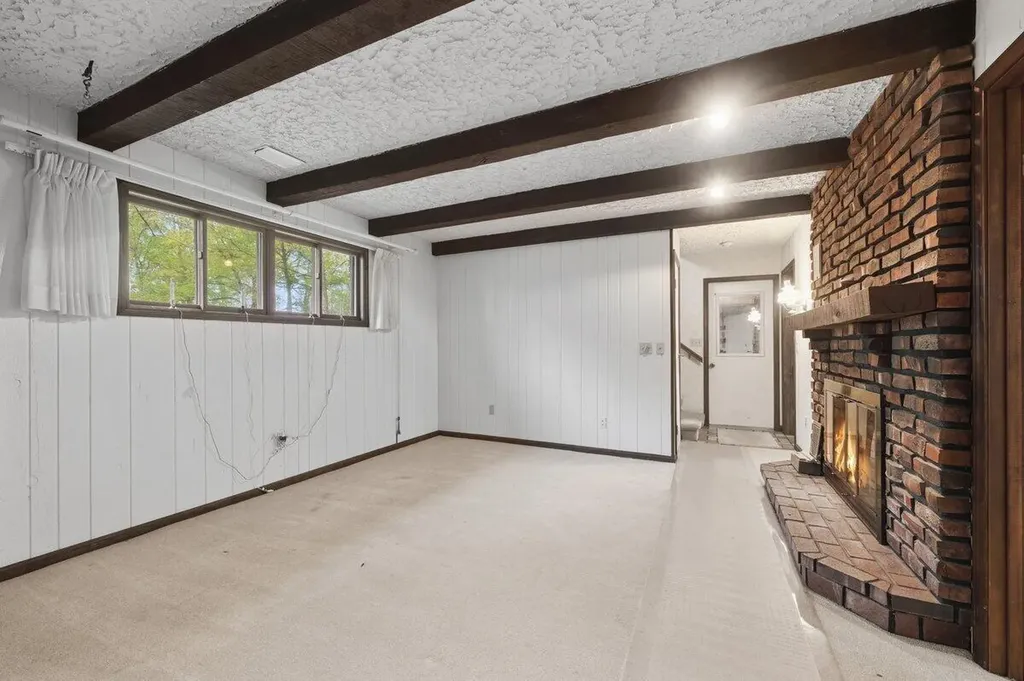 2552 Ridgewood Trail Oronoko Charter Township MI 49103