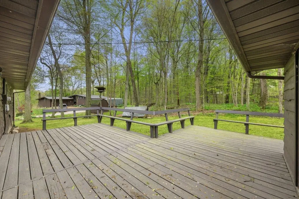 2552 Ridgewood Trail Oronoko Charter Township MI 49103