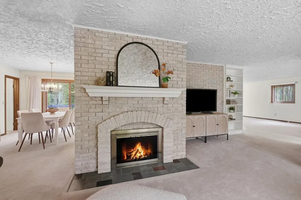 2552 Ridgewood Trail Oronoko Charter Township MI 49103