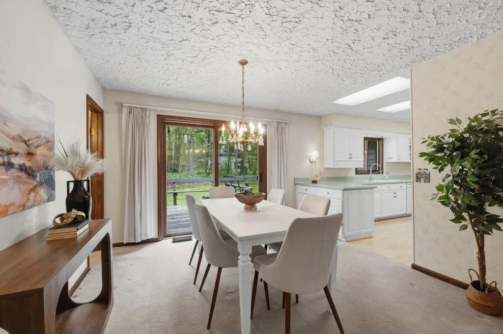 2552 Ridgewood Trail Oronoko Charter Township MI 49103