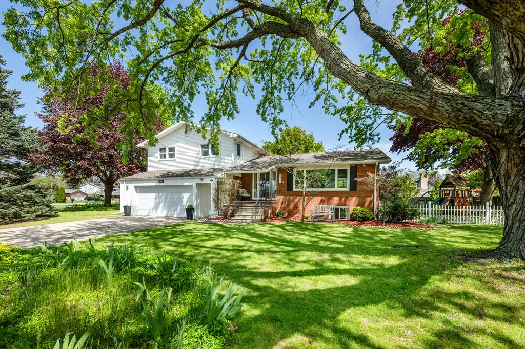 3461 W Valley View Drive St. Joseph Charter Township MI 49085
