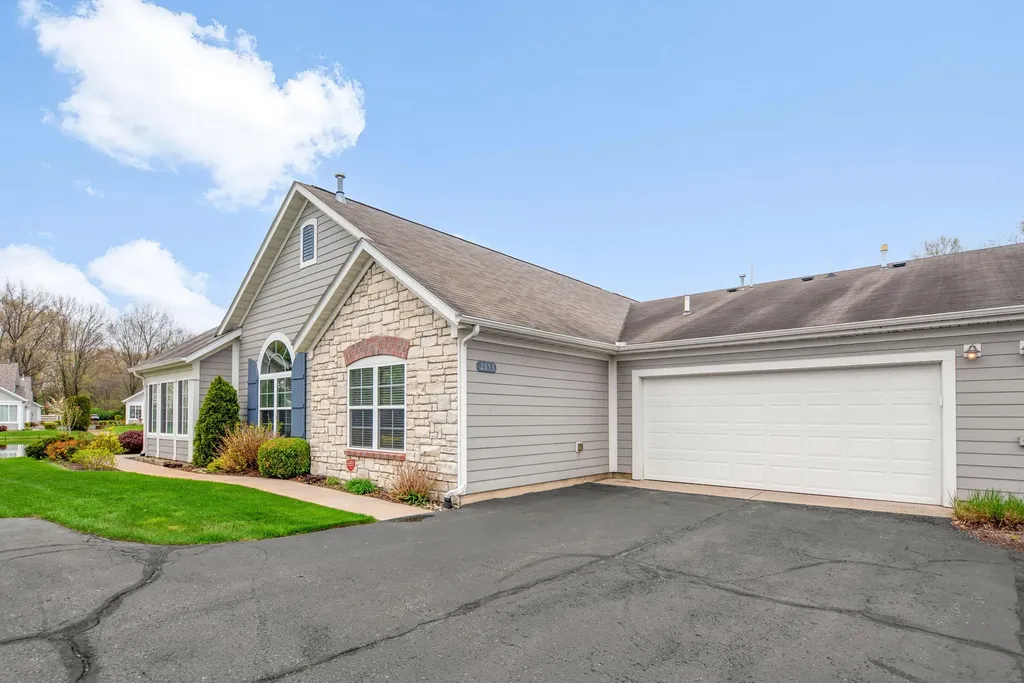 2853 Villa Lane Sodus Township MI 49022