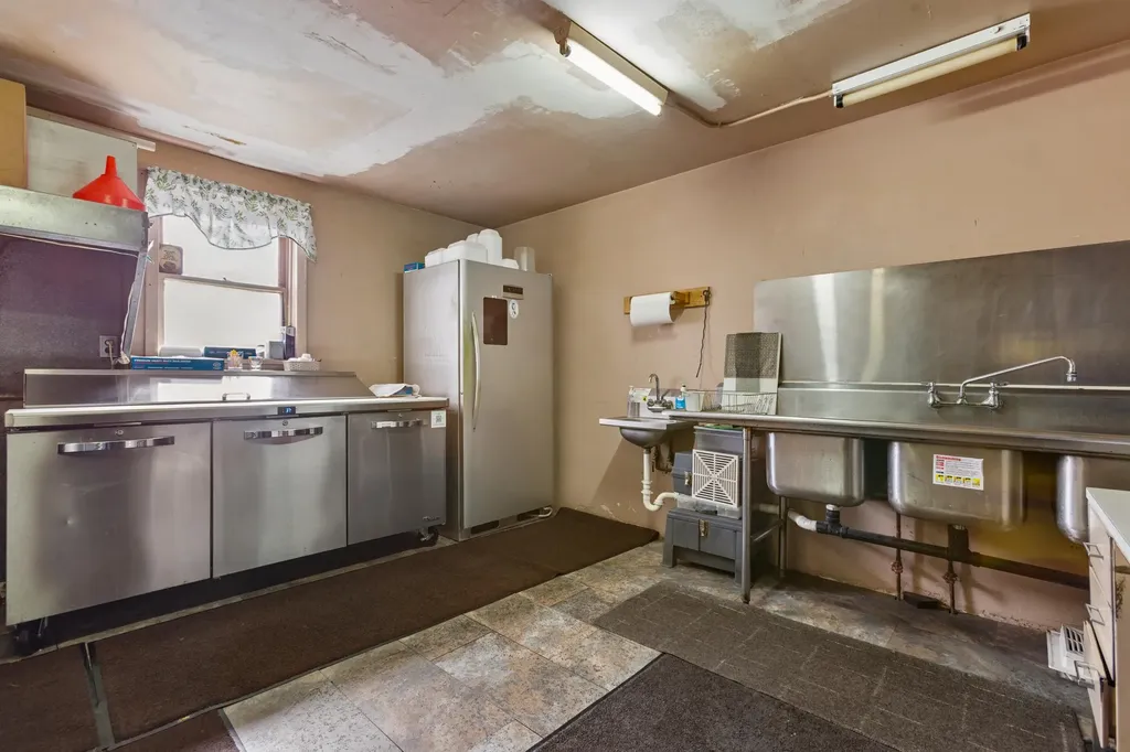 202 U.s. 12 Galien Village MI 49113
